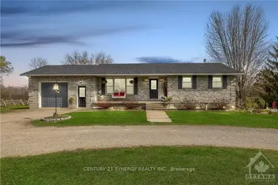 95 BAY Road, Rideau Lakes, ON K0G 1L0