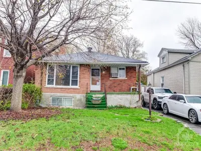 87 JOLLIET Avenue, Vanier and Kingsview Park, ON K1L 5H1