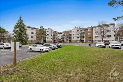 280 BRITTANY Drive 202, Manor Park - Cardinal Glen and Area, ON K1K 4M4