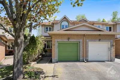 538 LAWLER Crescent, Orleans - Cumberland and Area, ON K4A 3Y5