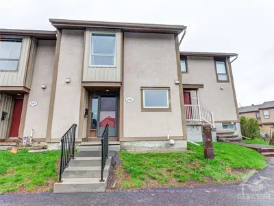 2085 STONEHENGE Crescent, Cyrville - Carson Grove - Pineview, ON K1B 4N7