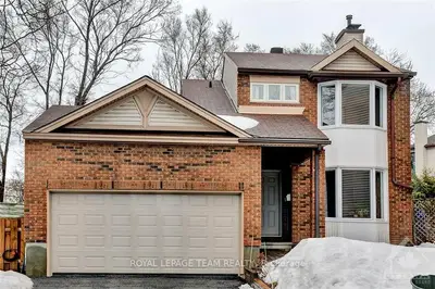 942 ALENMEDE Crescent, Britannia Heights - Queensway Terrace N and Area, ON K2B 8K5