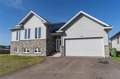 40 CHAD Street, Petawawa, ON K8A 0G4