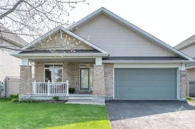 502 OLD CROW Way, Blossom Park - Airport and Area, ON K1T 0A7