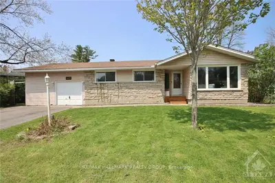 649 SOUTHMORE Drive W, Billings Bridge - Riverside Park and Area, ON K1V 7A4
