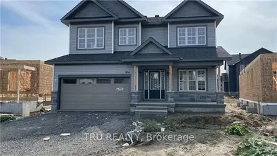 916 OMAGAKI Way, Blossom Park - Airport and Area, ON K1X 0J2