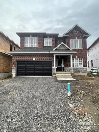 912 OMAGAKI Way, Blossom Park - Airport and Area, ON K1X 0J2