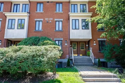 1074 BLASDELL Avenue, Manor Park - Cardinal Glen and Area, ON K1K 0C4