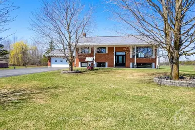 2917 BEACH Road E, North Grenville, ON K0G 1J0