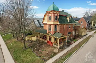 82 PINE Street, Brockville, ON K6V 1G7