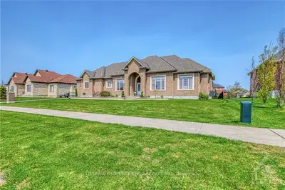 1515 RANGELAND Avenue, Greely - Metcalfe - Osgoode - Vernon and Area, ON K4P 0E1