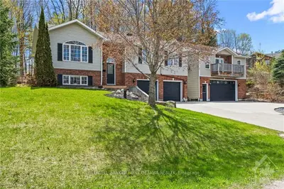 6 ROBINSON Street, McNab/Braeside, ON K7S 3W8