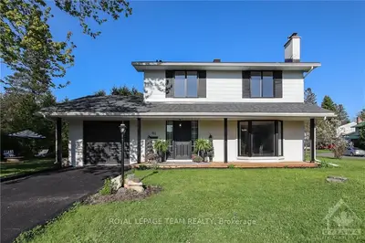 52 ABINGDON Drive, South of Baseline to Knoxdale, ON K2H 7M7