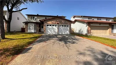 1208 BORDEAU Grove, Orleans - Convent Glen and Area, ON K1C 2M7