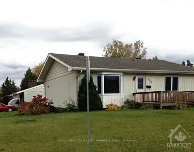 3048 MANNERING Court, Blossom Park - Airport and Area, ON K1T 1P9