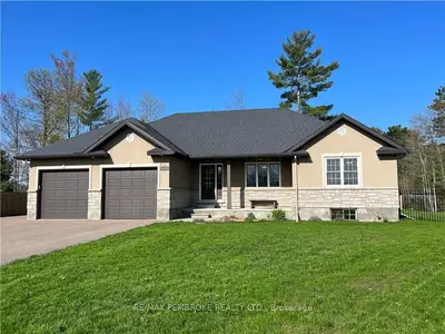 221 ORIOLE Crescent, Petawawa, ON K8H 0A7