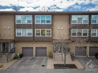 320 BOUDREAU Street E, Vanier and Kingsview Park, ON K1L 0A7