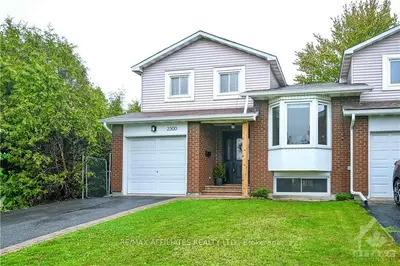 2300 STONEHENGE Crescent, Cyrville - Carson Grove - Pineview, ON K1B 4N9