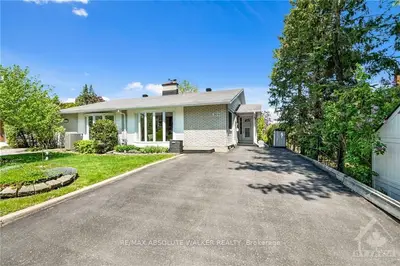 2051 GATINEAU VIEW Crescent, Beacon Hill North - South and Area, ON K1J 7W9