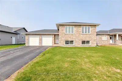78 CHAD Street, Petawawa, ON K8H 0B7