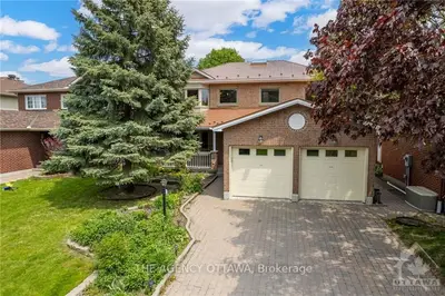 58 DALECROFT Crescent, South of Baseline to Knoxdale, ON K2G 5V8