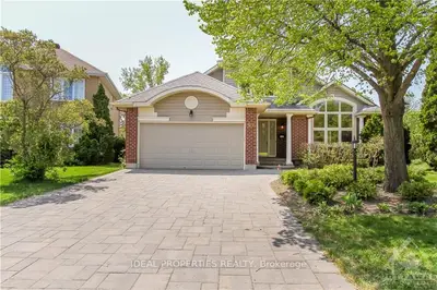 67 CASTLETON Street, South of Baseline to Knoxdale, ON K2G 5N2