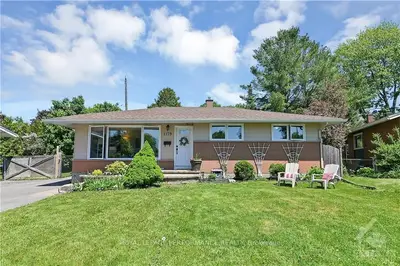 1179 MAYBANK Street, Parkway Park - Queensway Terrace S and Area, ON K2C 2W7
