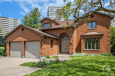 205 NORTH RIVER Road, Vanier and Kingsview Park, ON K1L 8B5