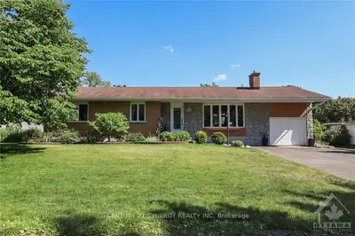 106 WITHROW Avenue, Meadowlands - Crestview and Area, ON K2G 2J5