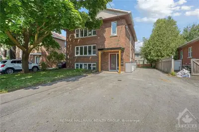 295 KIRCHOFFER Avenue 2, Carlingwood - Westboro and Area, ON K2A 1Y1
