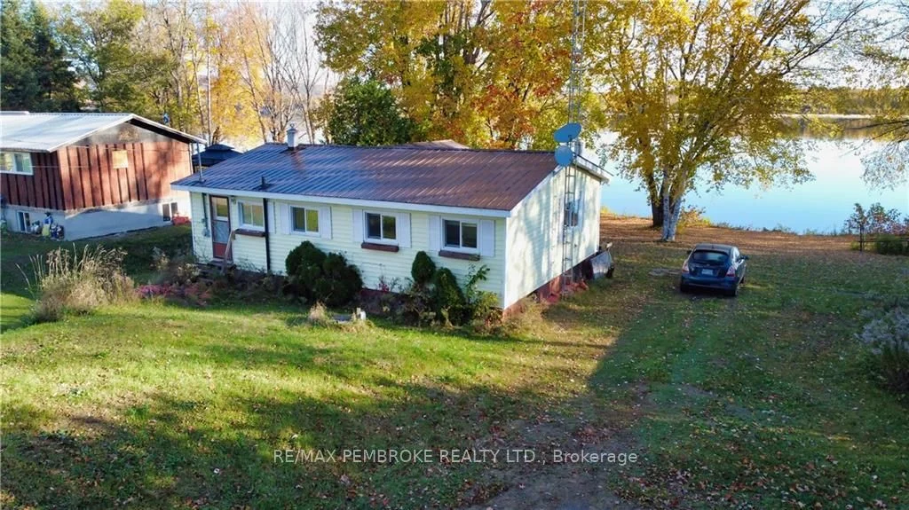 248 GREENWAY Drive, Whitewater Region, ON K0J 2L0