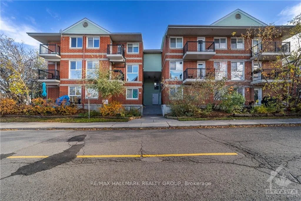 4 O'MEARA Street 4, West Centre Town, ON K1Y 4T1