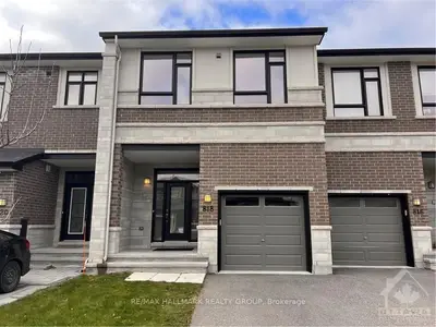 818 Carnelian Crescent, Blossom Park - Airport And Area, On K1x 0a8