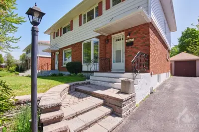 2065 CORRY Street, Elmvale Acres and Area, ON K1G 2M4