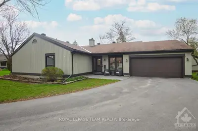 8 MEADOWMIST Court, Stittsville - Munster - Richmond, ON K2S 1B9