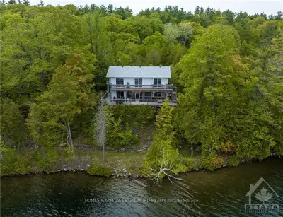 101 FARREN LAKE 32 Lane, Tay Valley, ON K0H 2B0