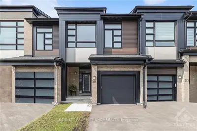 311 WABASSO Lane, Leitrim, ON K1T 0S9