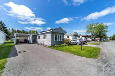 1018 VISTA BARRETT, Greely - Metcalfe - Osgoode - Vernon and Area, ON K4P 1C8