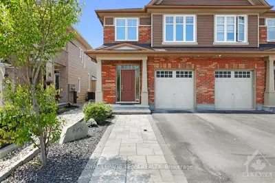 329 WARMSTONE Drive, Stittsville - Munster - Richmond, ON K2S 0W3