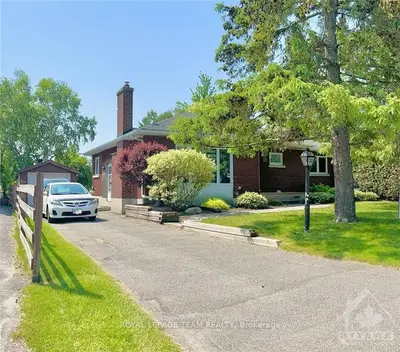 32 EPWORTH Avenue, Meadowlands - Crestview and Area, ON K2G 2L7