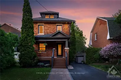 15 HAMPTON Avenue, Tunneys Pasture and Ottawa West, ON K1Y 0N1