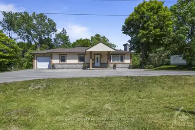 18 DELONG Drive, Beacon Hill North - South and Area, ON K1J 7E6