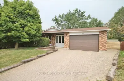23 COURTNEY Road, Kanata, ON K2L 1M1