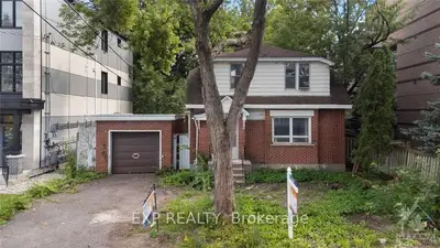 14 STEVENS Avenue, Vanier and Kingsview Park, ON K1K 1K5