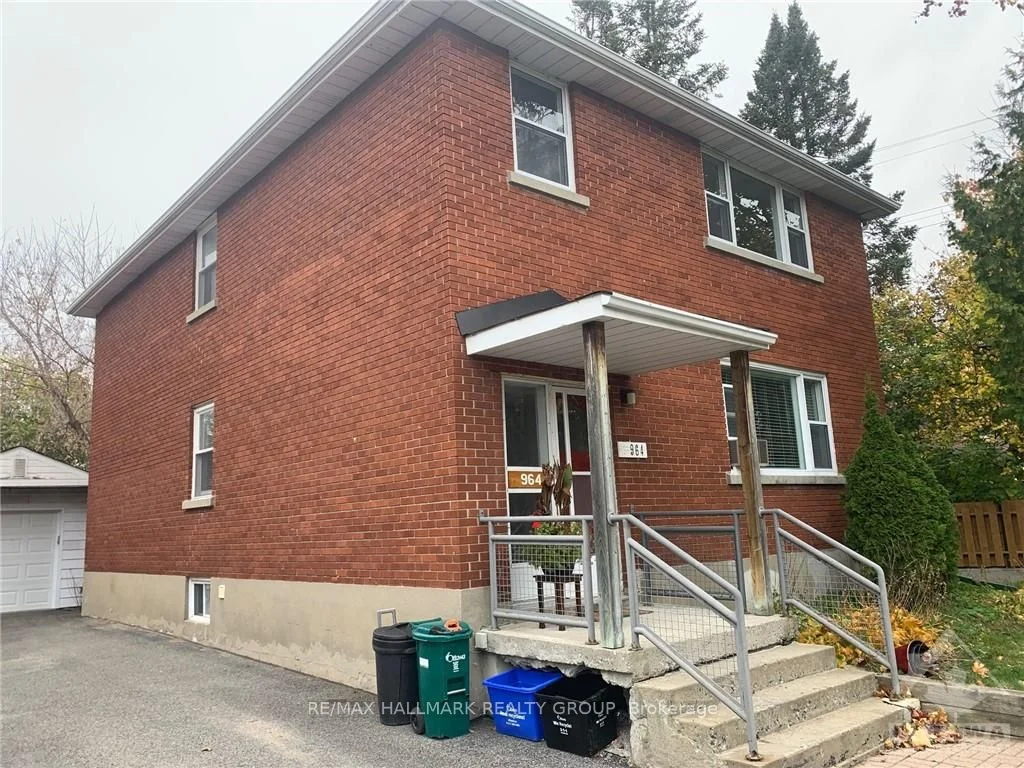 964 BAKERVALE Drive, Carlington - Central Park, ON K1Z 6N5