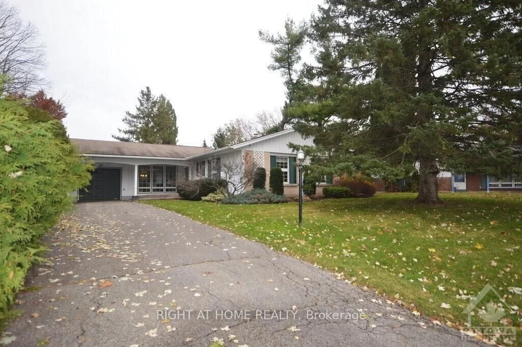 43 ABINGDON Drive, South of Baseline to Knoxdale, ON K2H 7M5