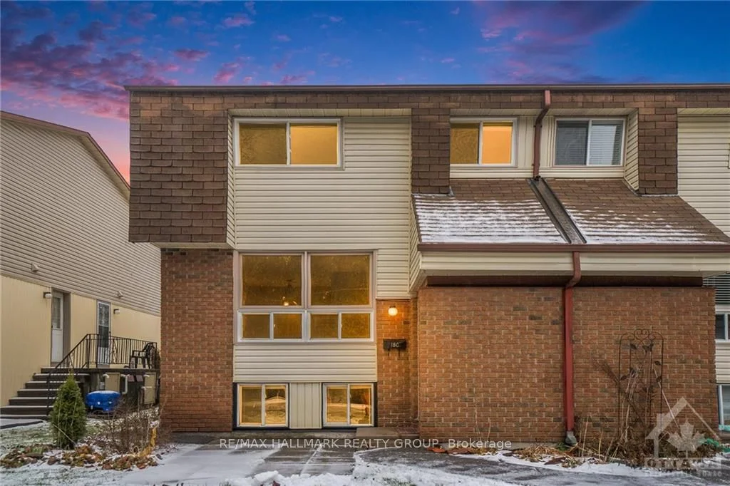 18 FORESTER Crescent C, Bells Corners and South to Fallowfield, ON K2H 8X9