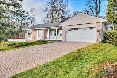 1 SILVERWOOD Road, Country Place - Pineglen - Crestview and Area, ON K2E 6Y4