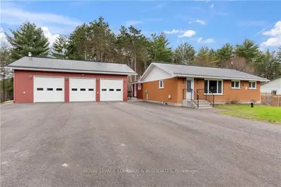 1251 B-LINE Road, Laurentian Valley, ON K8A 6W8