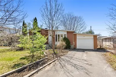 396 APPLE TREE Lane, Manor Park - Cardinal Glen and Area, ON K1K 2R5